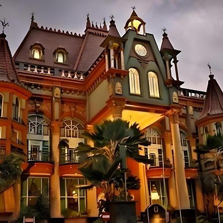 מאלאנג Gajahmada Graha Hotel מראה חיצוני תמונה