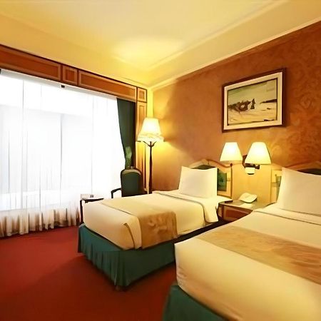 מאלאנג Gajahmada Graha Hotel מראה חיצוני תמונה