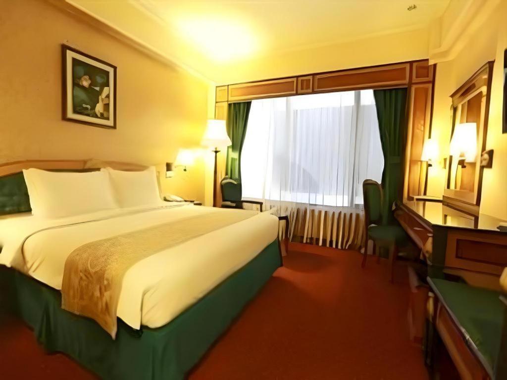 מאלאנג Gajahmada Graha Hotel מראה חיצוני תמונה