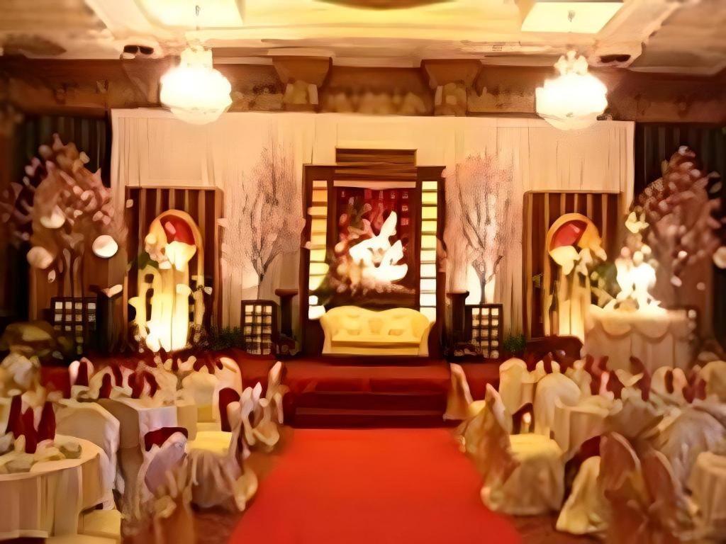 מאלאנג Gajahmada Graha Hotel מראה חיצוני תמונה