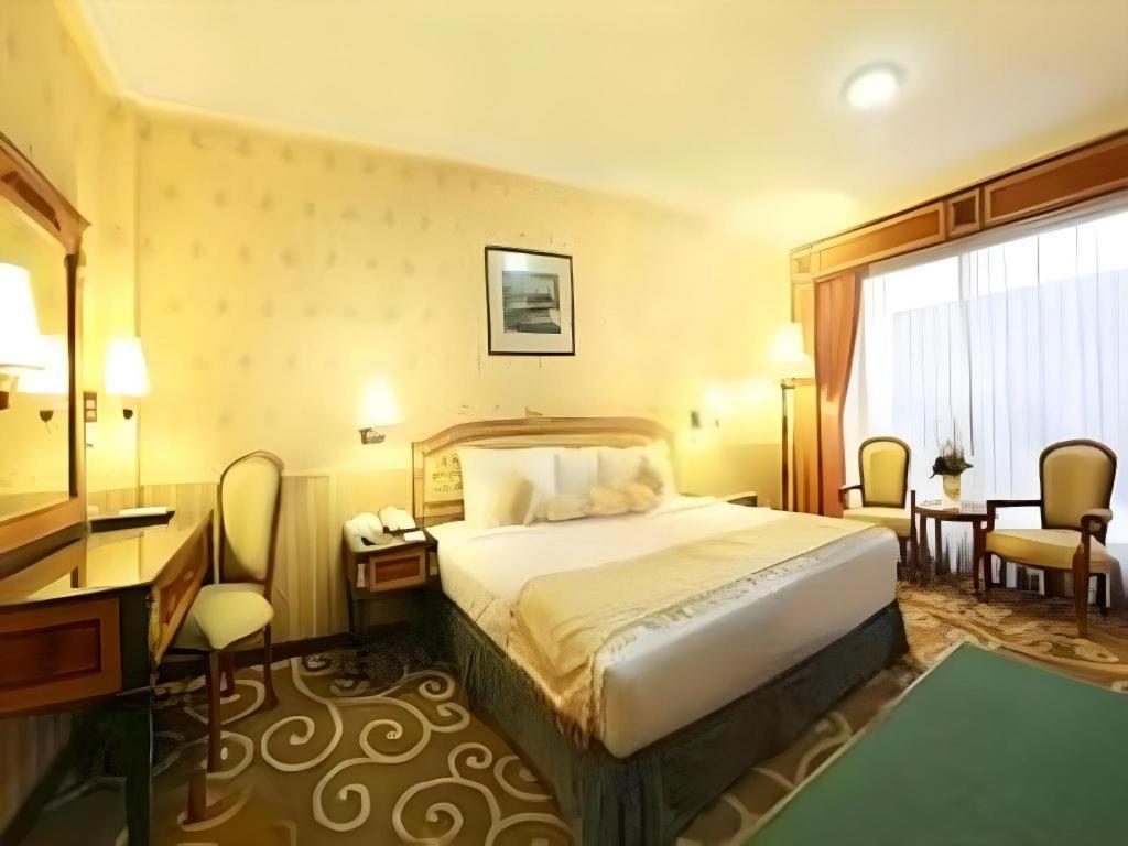 מאלאנג Gajahmada Graha Hotel מראה חיצוני תמונה