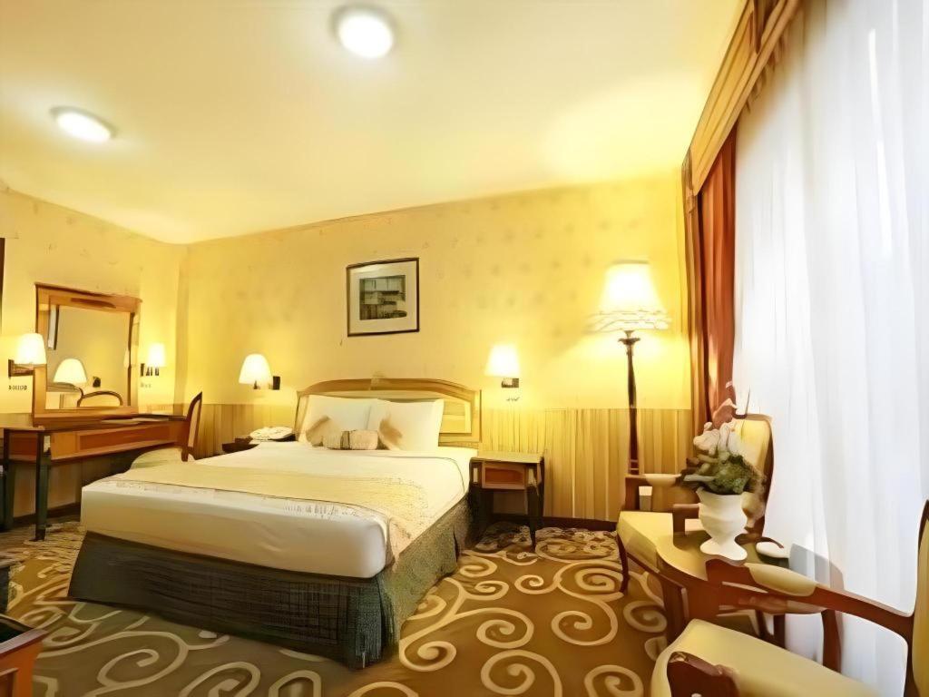 מאלאנג Gajahmada Graha Hotel מראה חיצוני תמונה