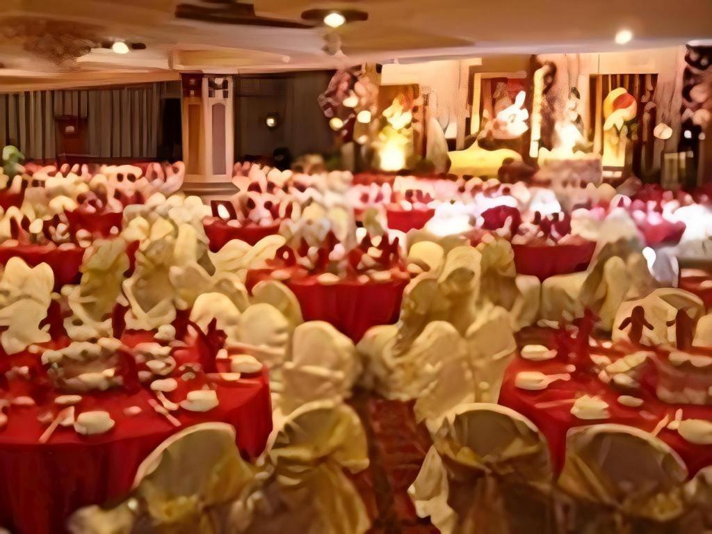 מאלאנג Gajahmada Graha Hotel מראה חיצוני תמונה