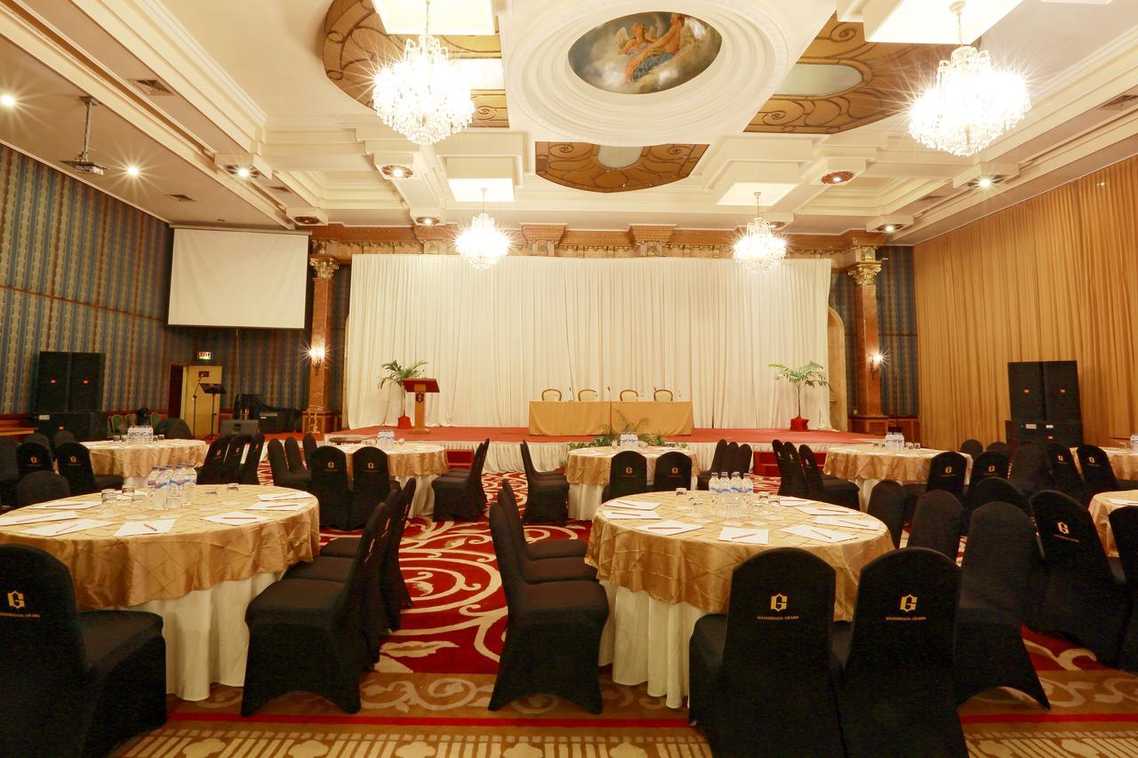 מאלאנג Gajahmada Graha Hotel מראה חיצוני תמונה