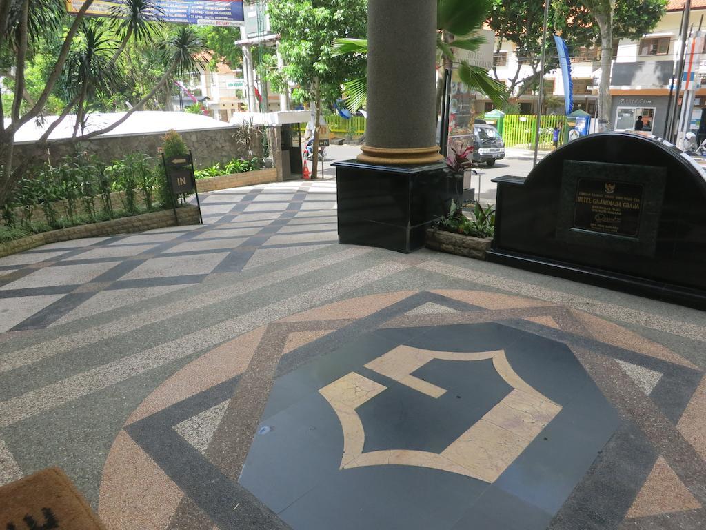מאלאנג Gajahmada Graha Hotel מראה חיצוני תמונה