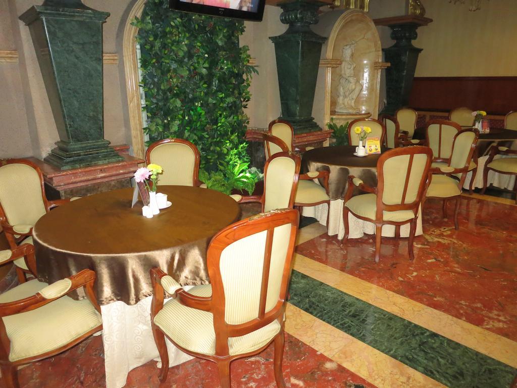 מאלאנג Gajahmada Graha Hotel מראה חיצוני תמונה