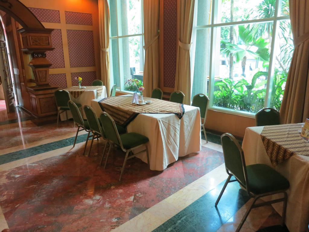 מאלאנג Gajahmada Graha Hotel מראה חיצוני תמונה