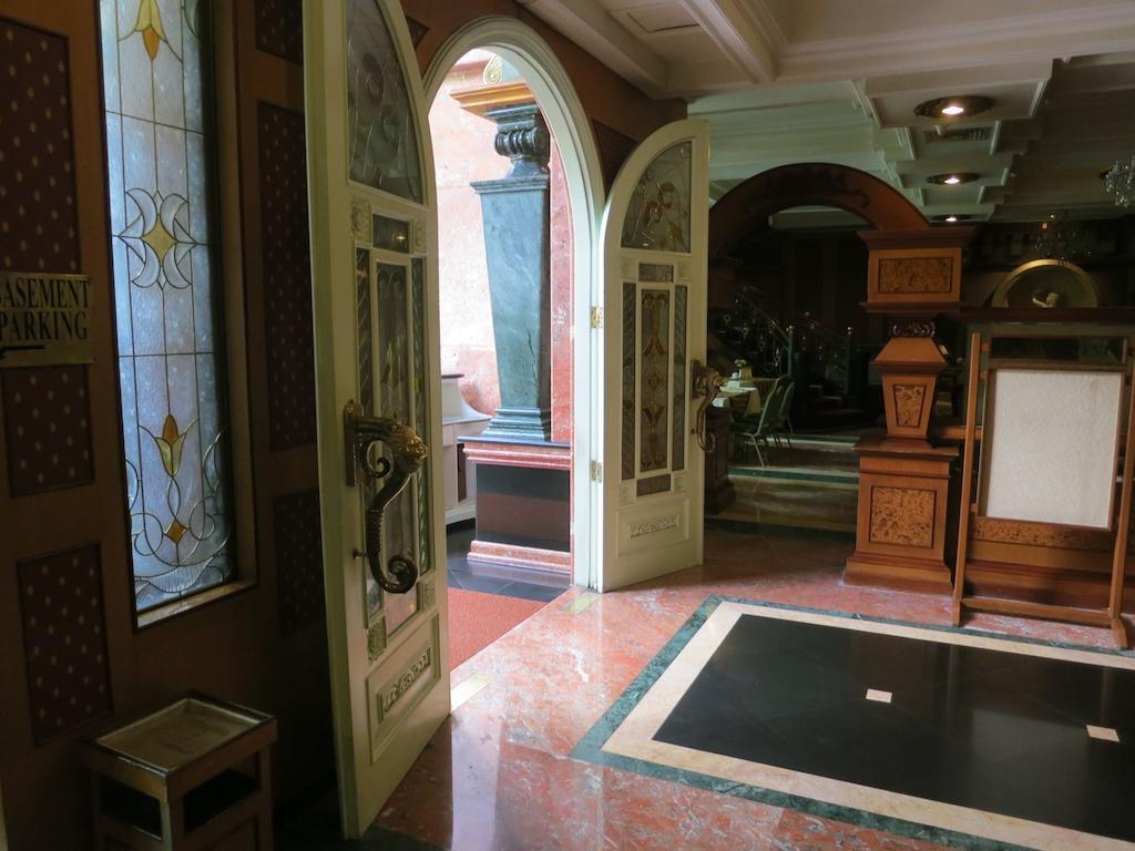 מאלאנג Gajahmada Graha Hotel מראה חיצוני תמונה